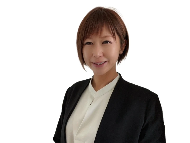 女性スタッフ