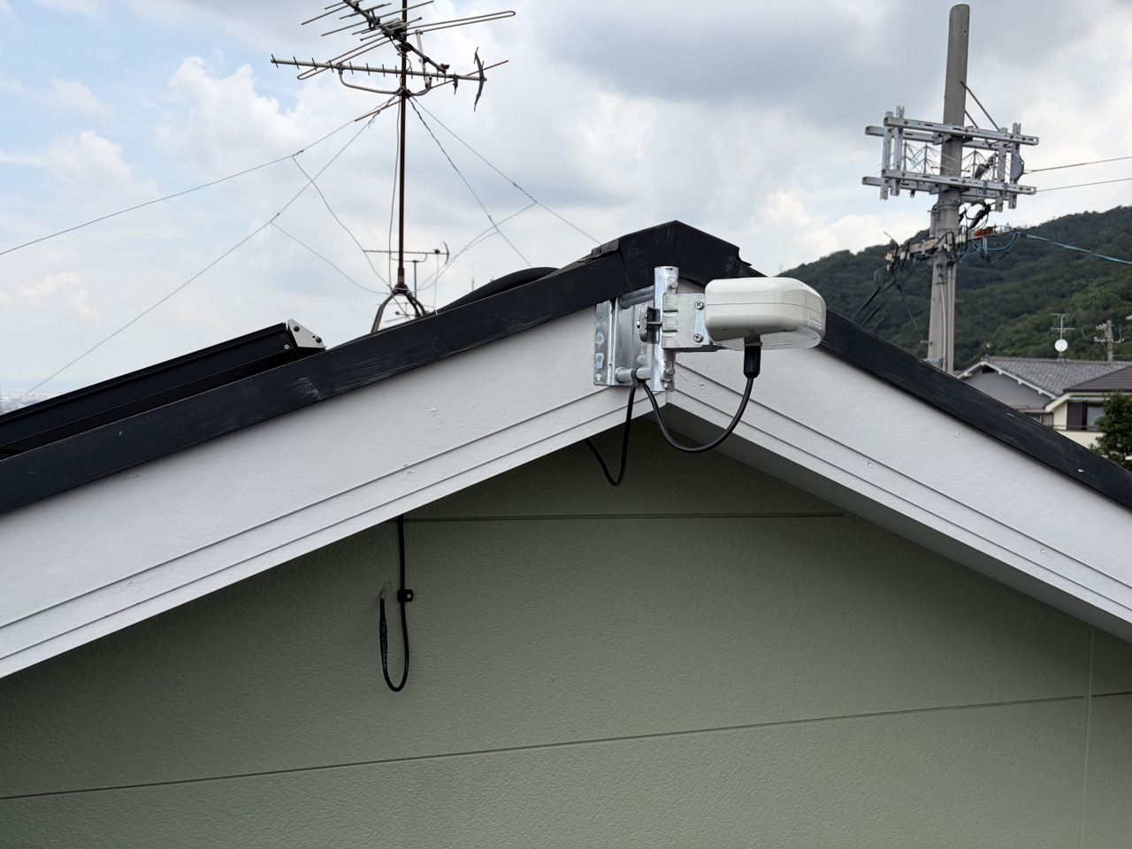 最適な受信環境を築く！破風板を活用した地デジアンテナ設置